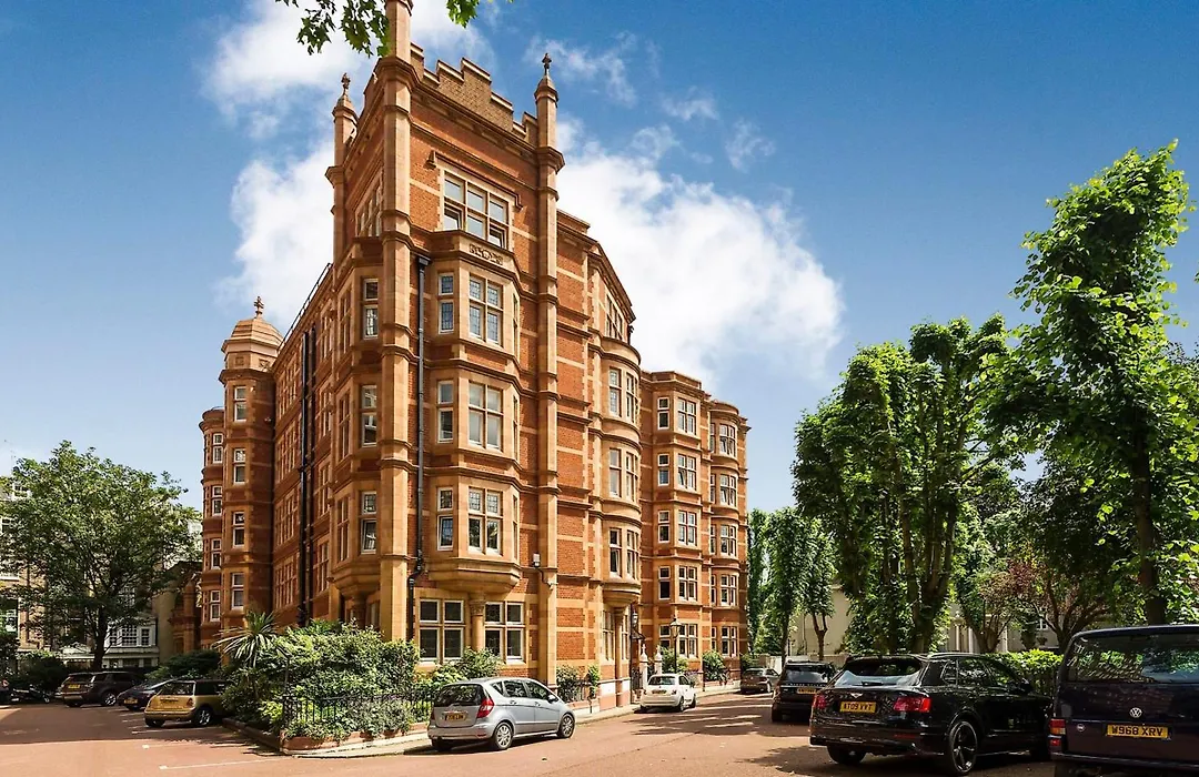 Ultra Massive House By Hyde Park-1