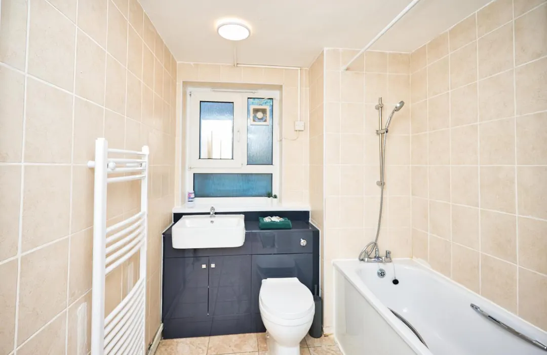 Stylish Stratford London E15 Stay Sleeps 5 Near Tube And City-1