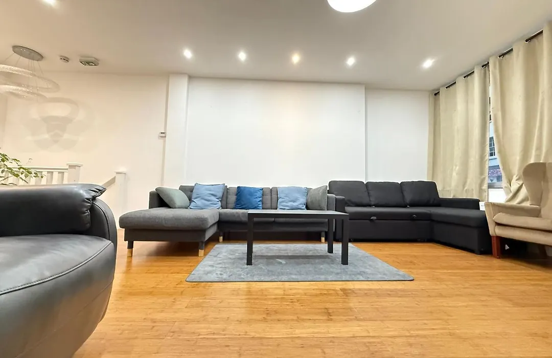 Bell Street 2 Bedroom Flat B-1
