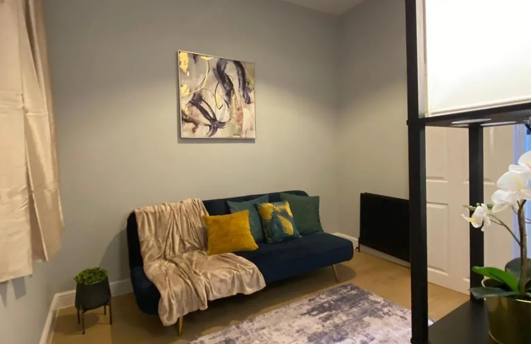 Cosy Apartment In Islington-1