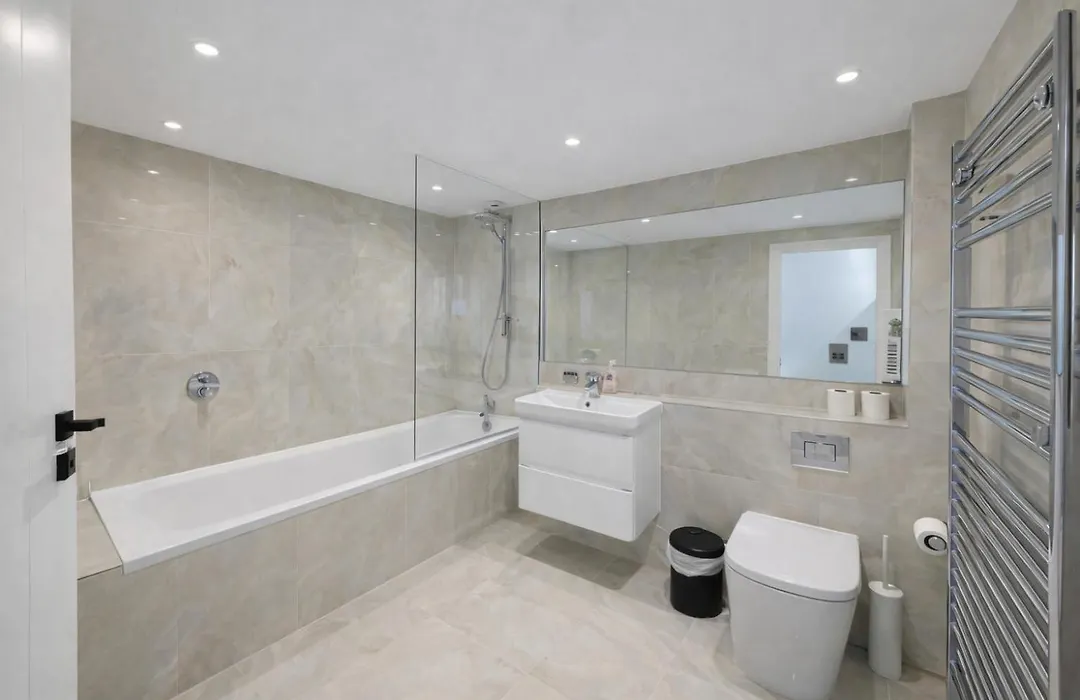 Greenstreet Apartment In London-1