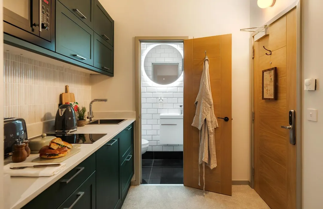 Tower Bridge Road I Your Apartment-1