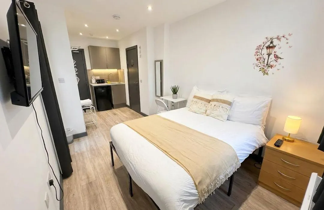 Wood Green Studios To Central London-1