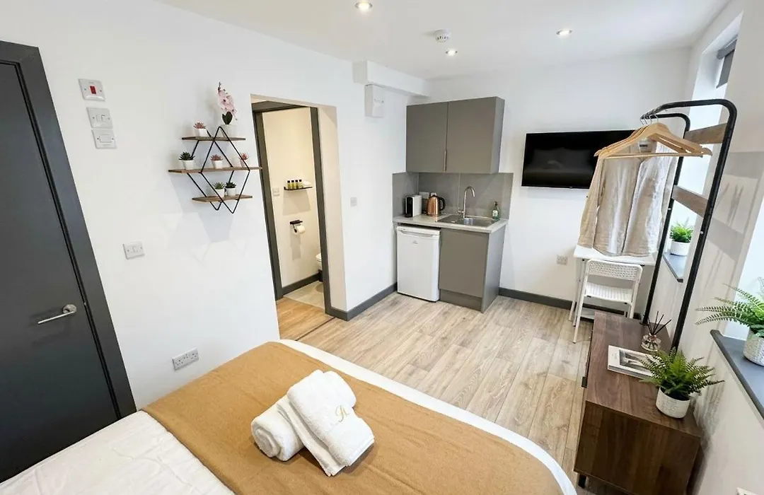 Wood Green Studios To Central London-1