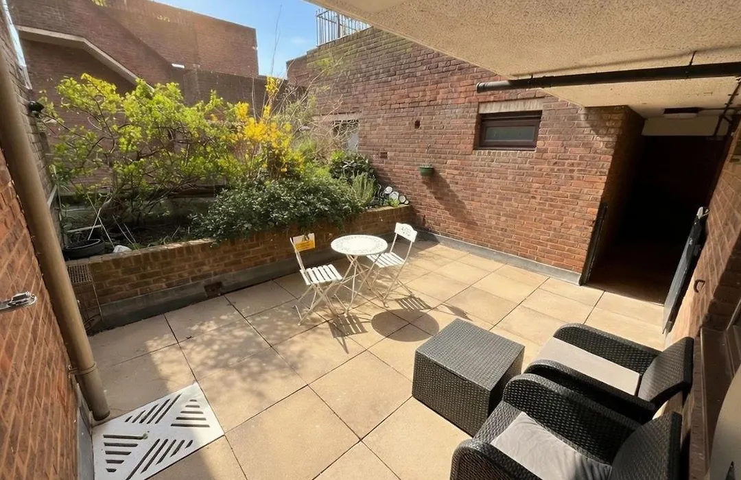 Apartment Facing Covent Garden Station-1