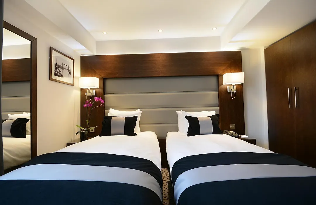 Park Grand Paddington Court-1
