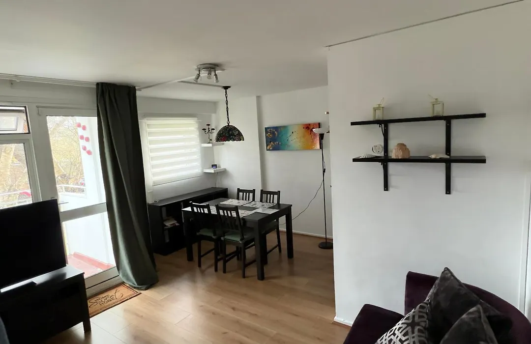 Beautiful Central Duplex Flat, 2 Bedroom & Balconies, Excellent Transport Links To Landmarks-1