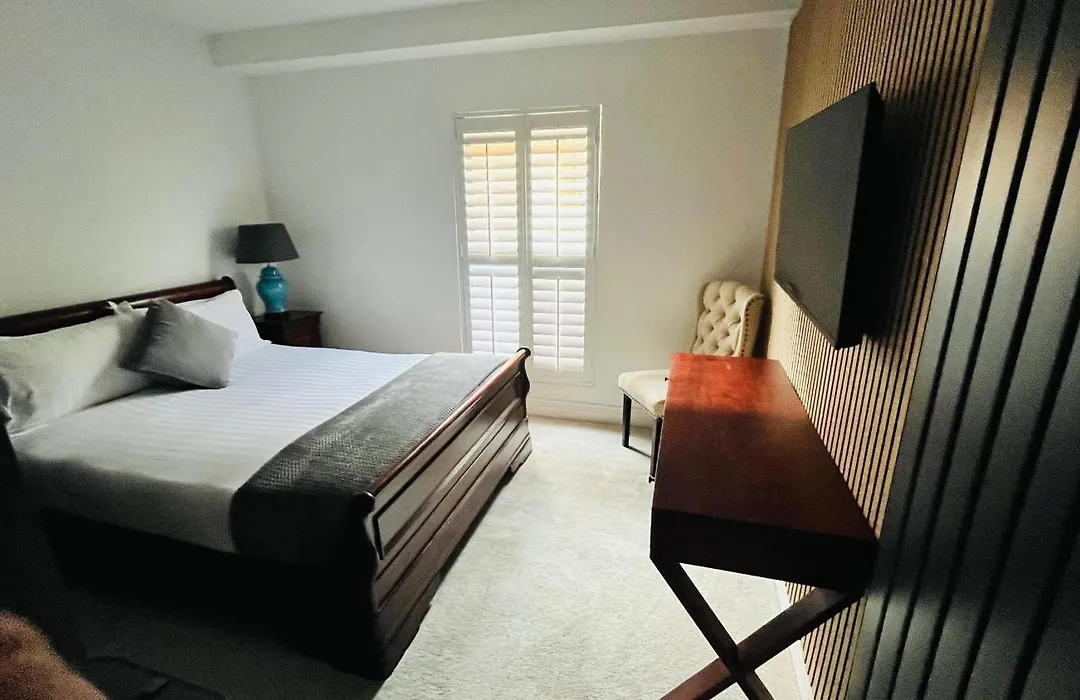 Grass Court Terrace - Walking Distance From Wimbledon Championships-1