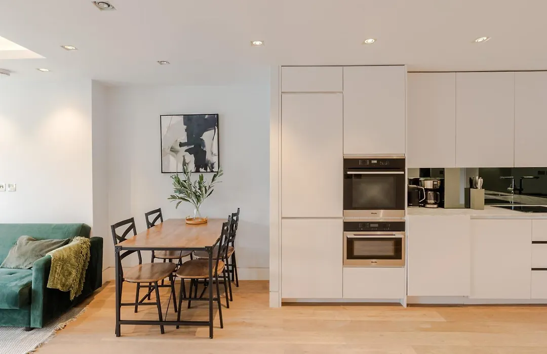 Central Holborn Bloomsbury Flats-1