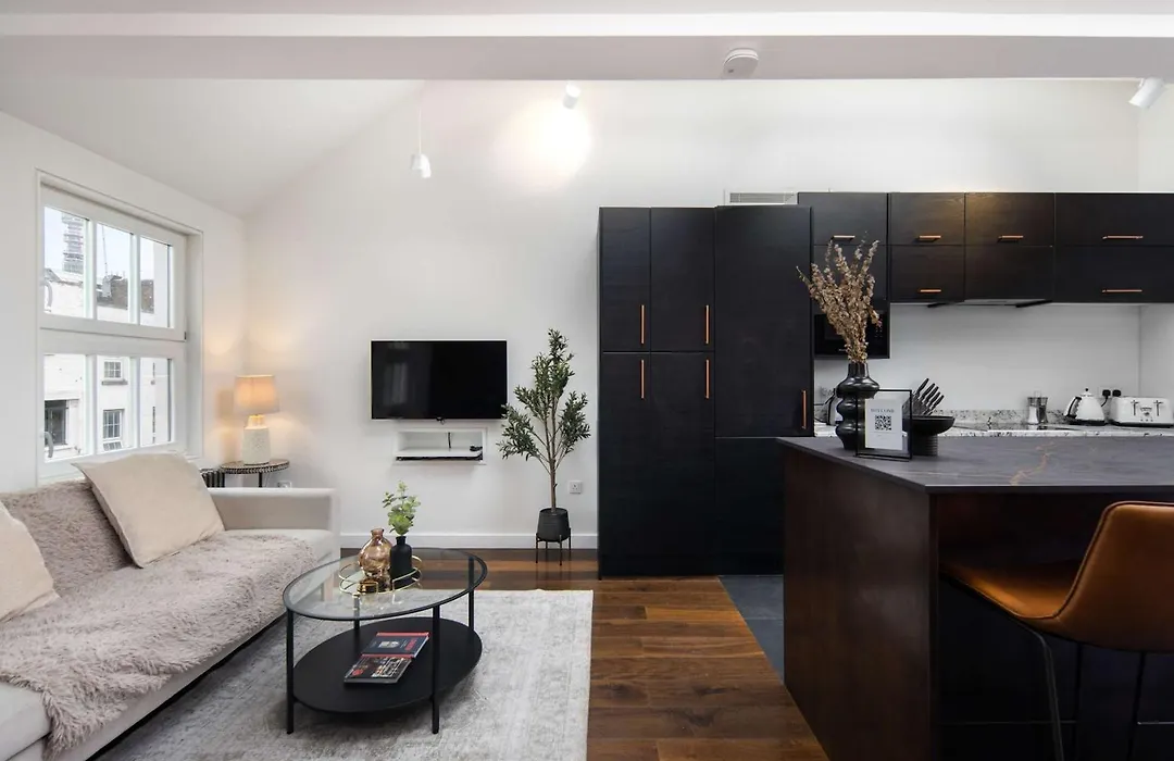 1 Min Walk To Euston Station, Modern Townhouse-1