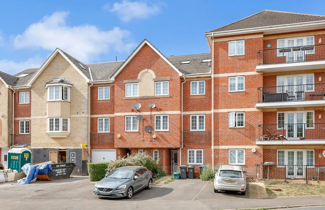 Parkside Studio Retreat, 5 Min From Station ,R2-1