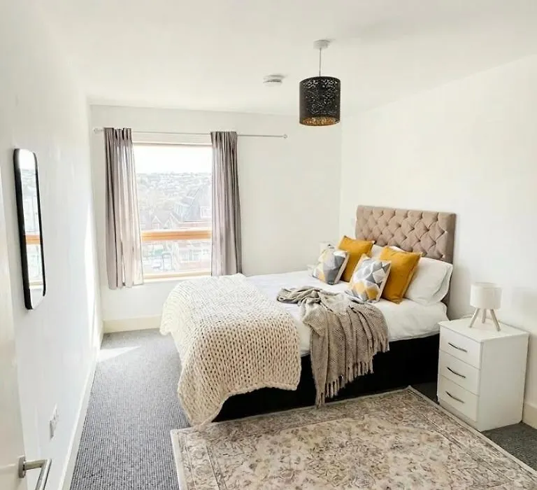 Cozy Streatham Retreat With Free Parking-1