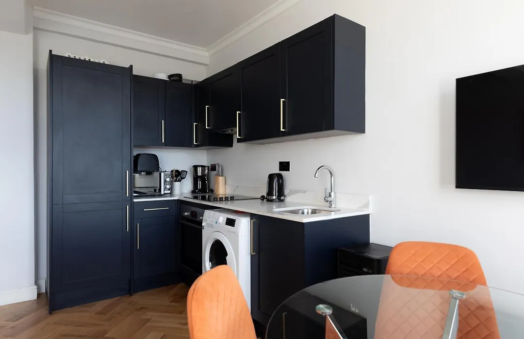 Bright Apartment Near Hyde Park-1