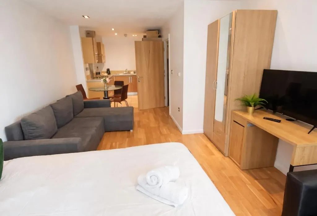 Canary Wharf Apartment-1