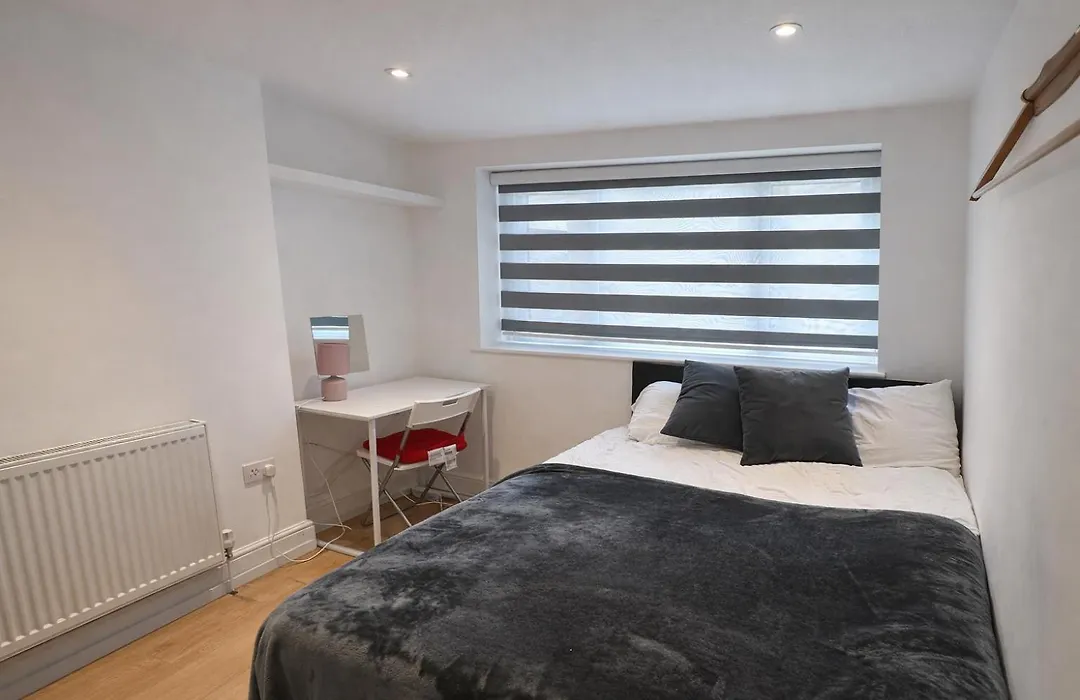 6 Bedrooms Entire House In Central London-1