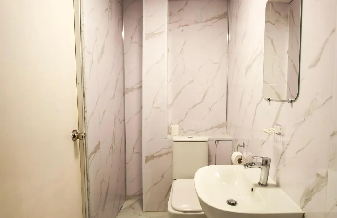 Hyde Park Court Hotel-1