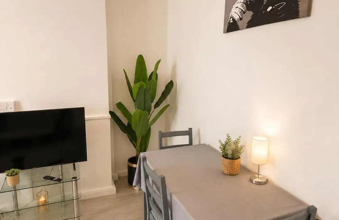 Stylish Vauxhall Apartment In Central London-1