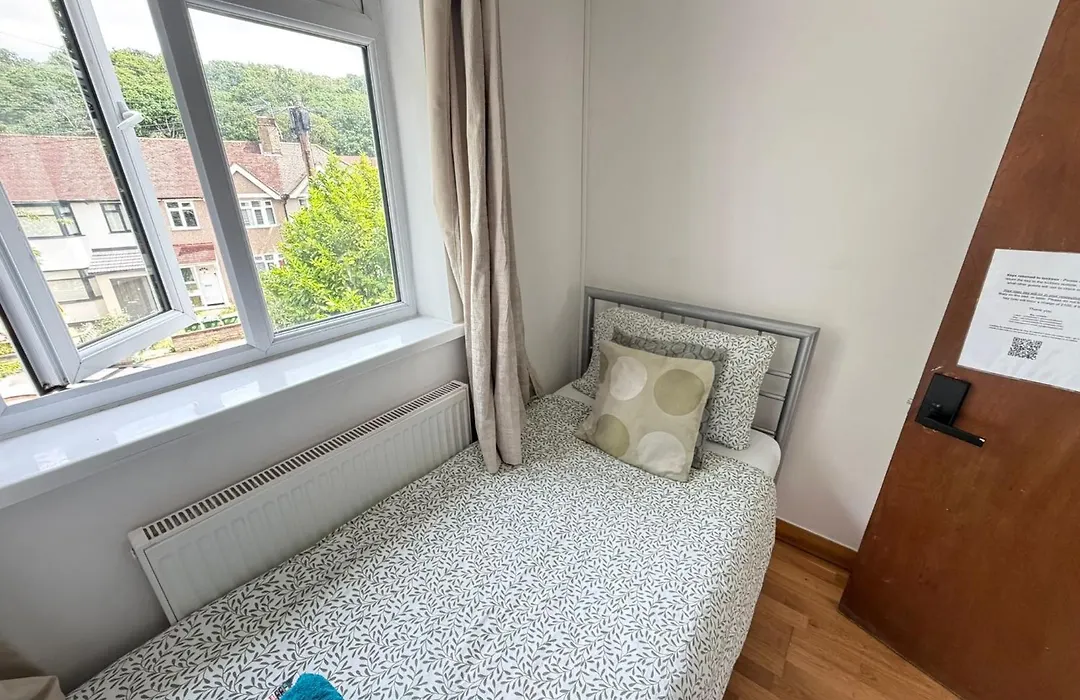 F3 Cosy Single Room-1