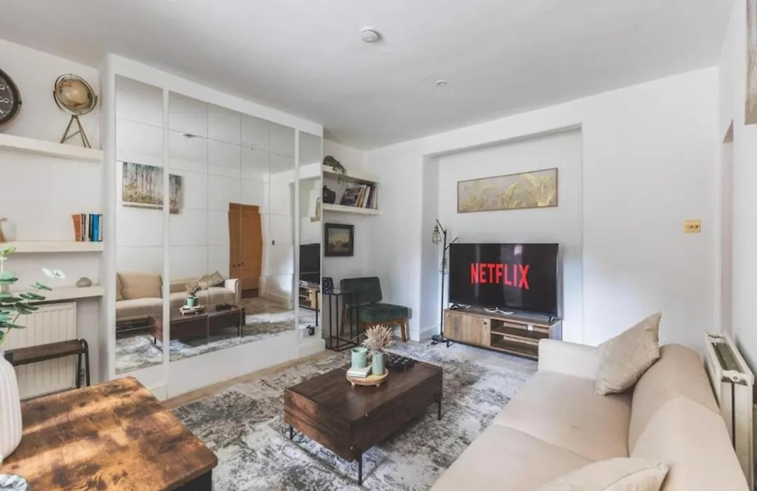 Central London 1-Bed Flat 4 Beds Sleeps 5-1