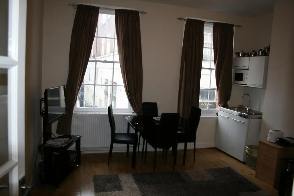 Mayfair Flat-1