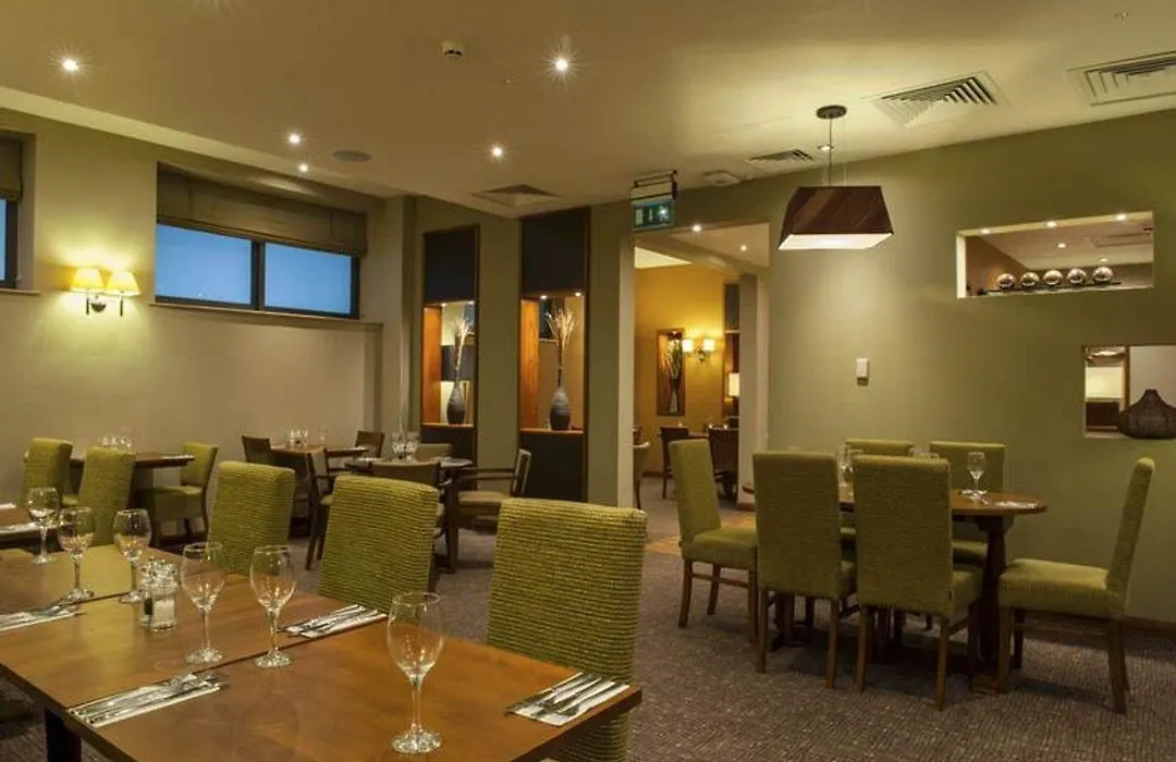 Premier Inn London Bank-1