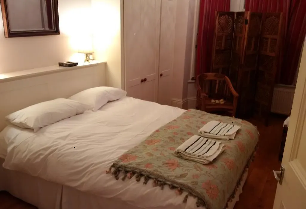 Exceptional Guest Rated 1 Bedroom Kensington Apartment With Super Wifi-1
