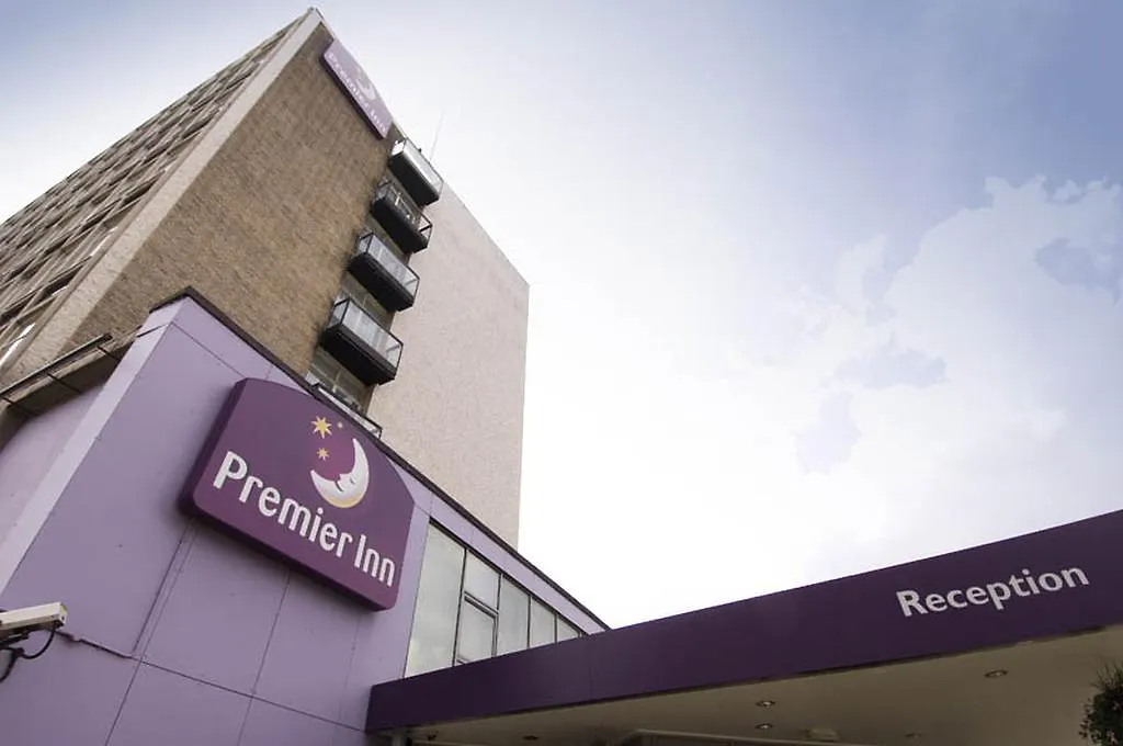 Premier Inn London Putney Bridge-1