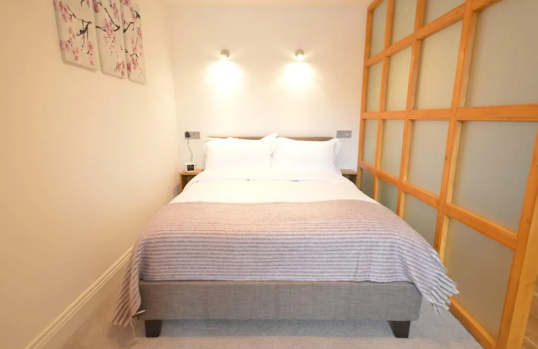 4B Soho Studios 4th floor by Indigo Flats-1
