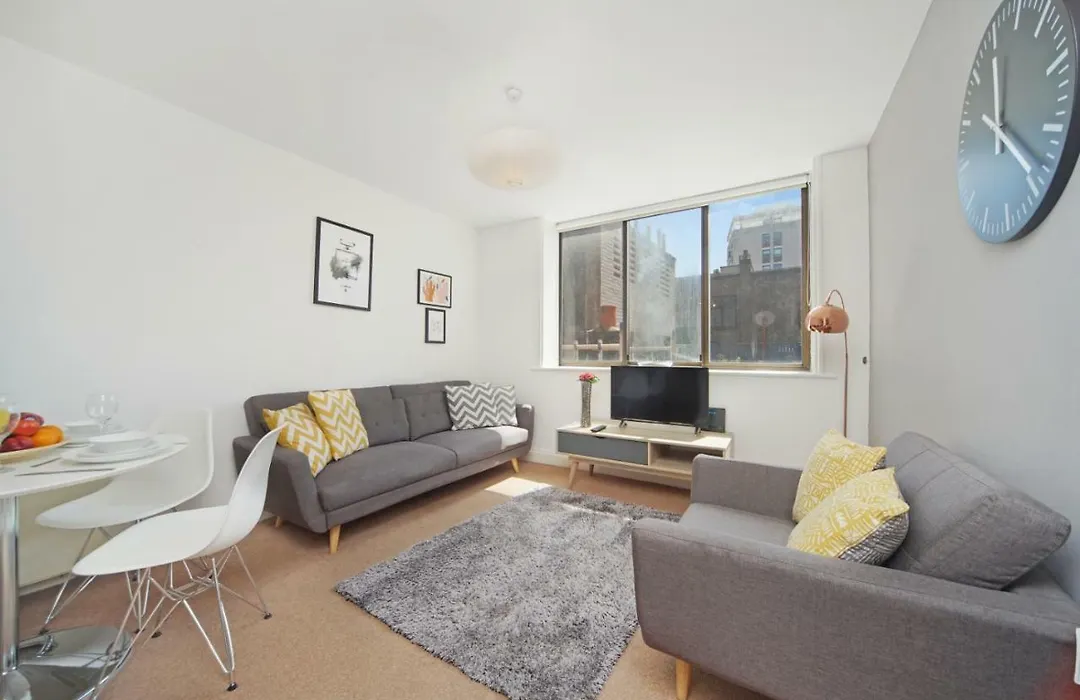 2 Bed Cosy Apartment In Central London Fitzrovia Free Wifi By City Stay Aparts London-1