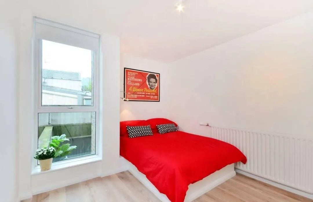 Midtown London Apartment-1