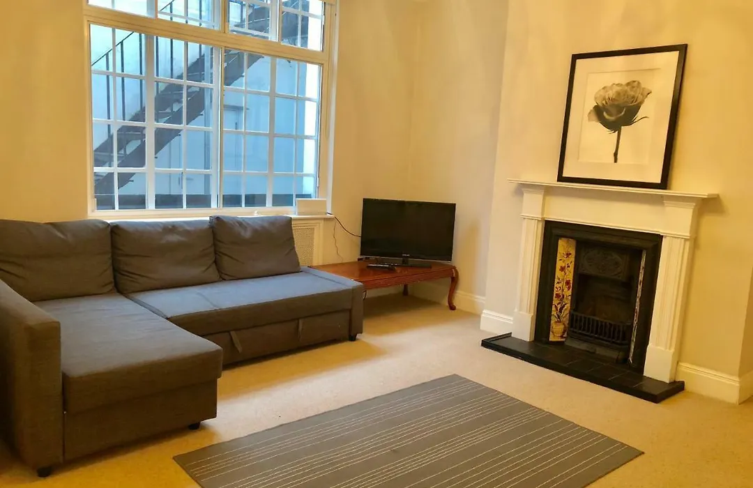 Pimlico Apartment-1
