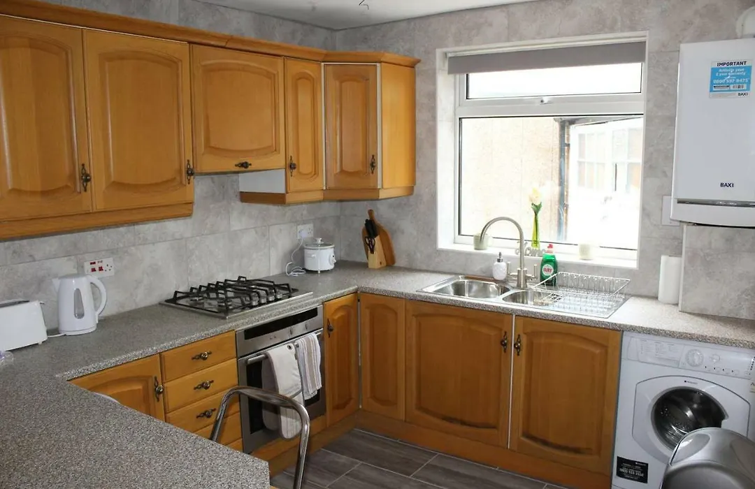 25 Idmiston Road-1
