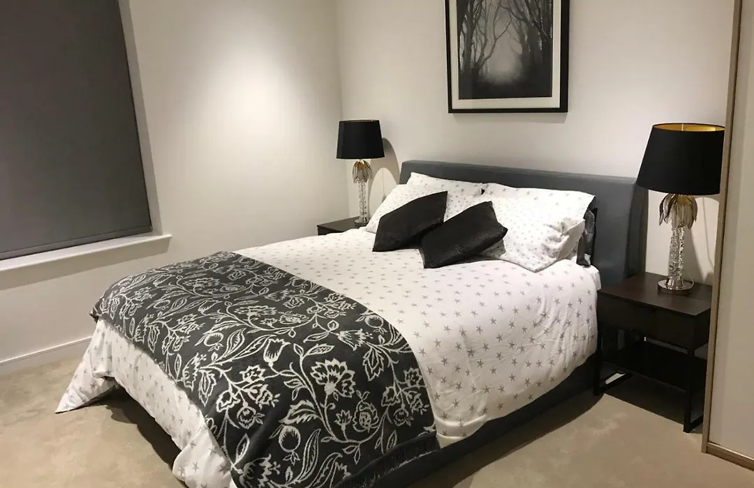 Kew Bridge Apartments-1