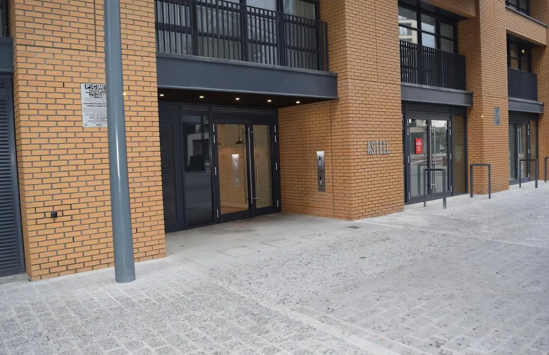 London City Island 3 Bedroom Luxury Apartments, Canary Wharf, E14-1