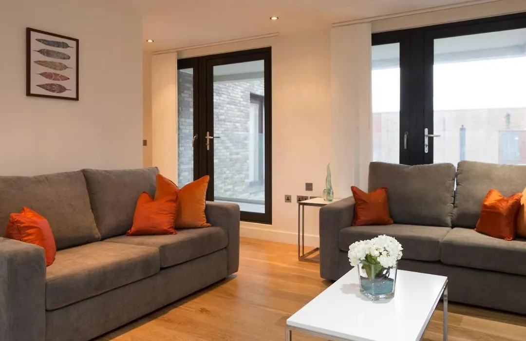 Central Tower Bridge Apartment-1