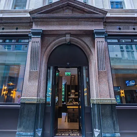 Hub By Premier Inn London City Bank-2