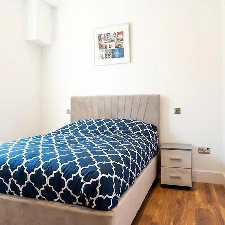 Hyde Park Apartment-2