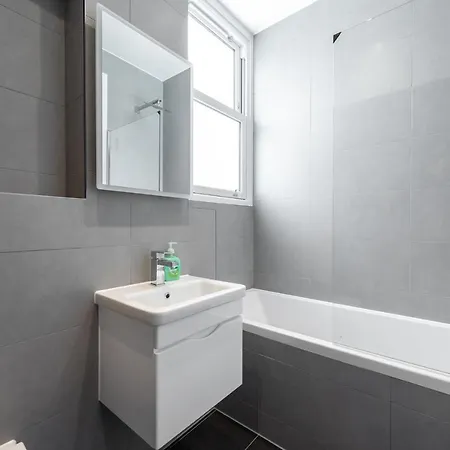 Hyde Park Apartment-3