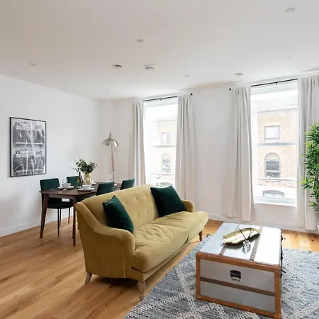 London City Apartments - Luxury And Spacious Apartment With Balcony-3