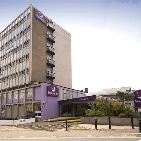Premier Inn London Putney Bridge-2