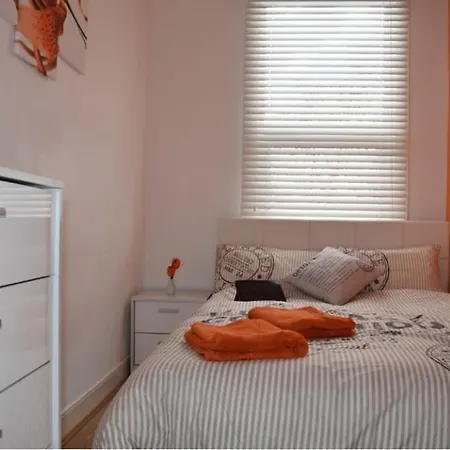 03 Bedroom Apartment-Self Check In-3