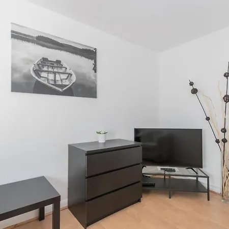 Stylish Stays By Russel Square-3