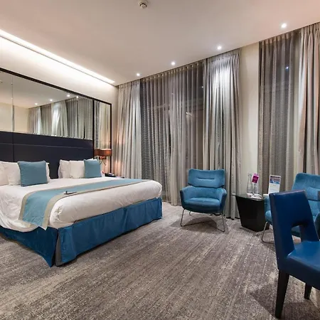 Crowne Plaza London Battersea-3