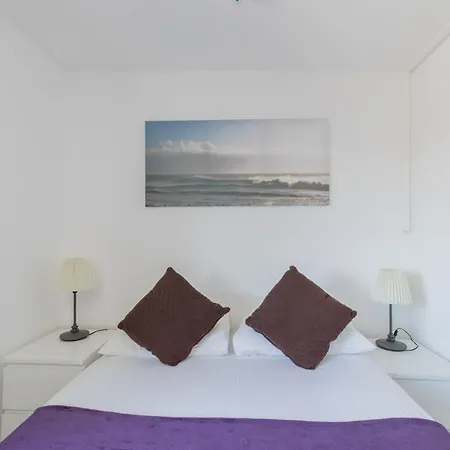 Stylish Stays By Russel Square-3
