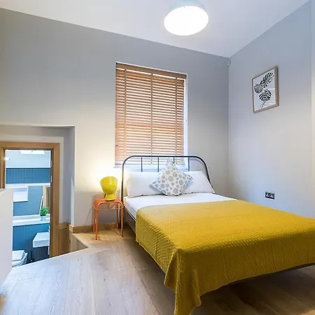 Stylish Stays By Russel Square-2