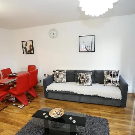 Bridge House Apartment-3