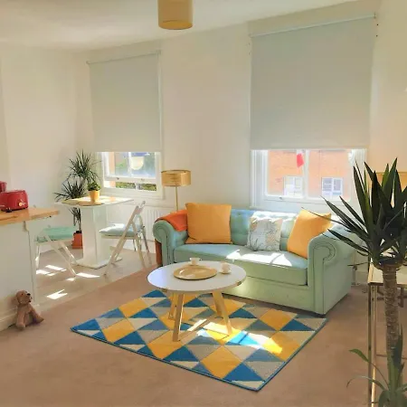 Julian Apartment Center Of London-2