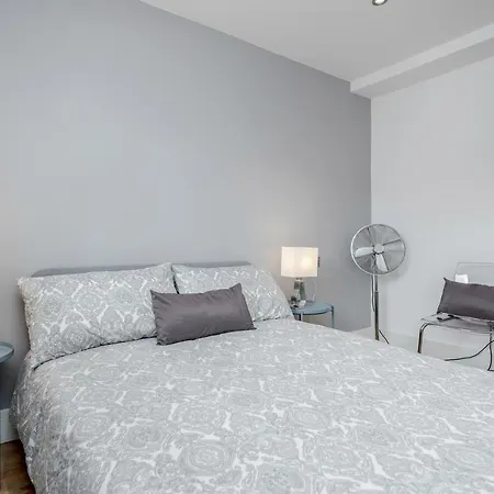 Luxury Chic Apartment Near Canary Wharf, Excel, O2 & Stratford-3