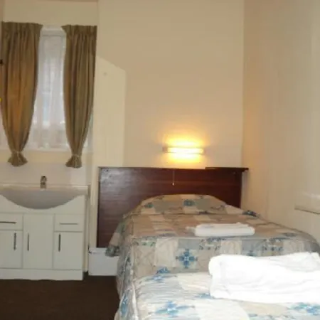 Queens Hotel-2