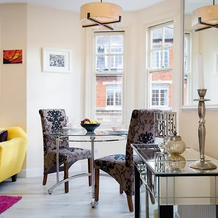 24 Molyneux Street-2